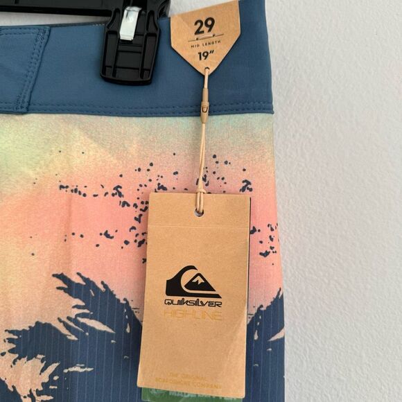 NWT Quiksilver Highline Scallop 19" Board Shorts Pastel Turquoise Size 29 Beach - Picture 4 of 8